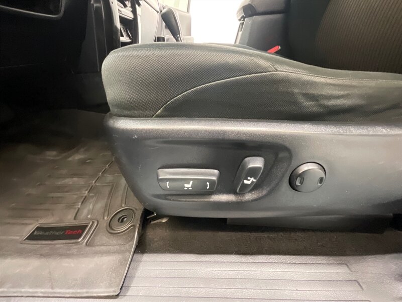 2015 Toyota 4Runner Trail 4X4 / CUSTOM BUILT / 1-OWNER LOCAL SUV / ZERO RUST / CRAWL CONTROL - Photo 39 - Gladstone, OR 97027