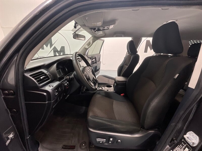 2015 Toyota 4Runner Trail 4X4 / CUSTOM BUILT / 1-OWNER LOCAL SUV / ZERO RUST / CRAWL CONTROL - Photo 13 - Gladstone, OR 97027