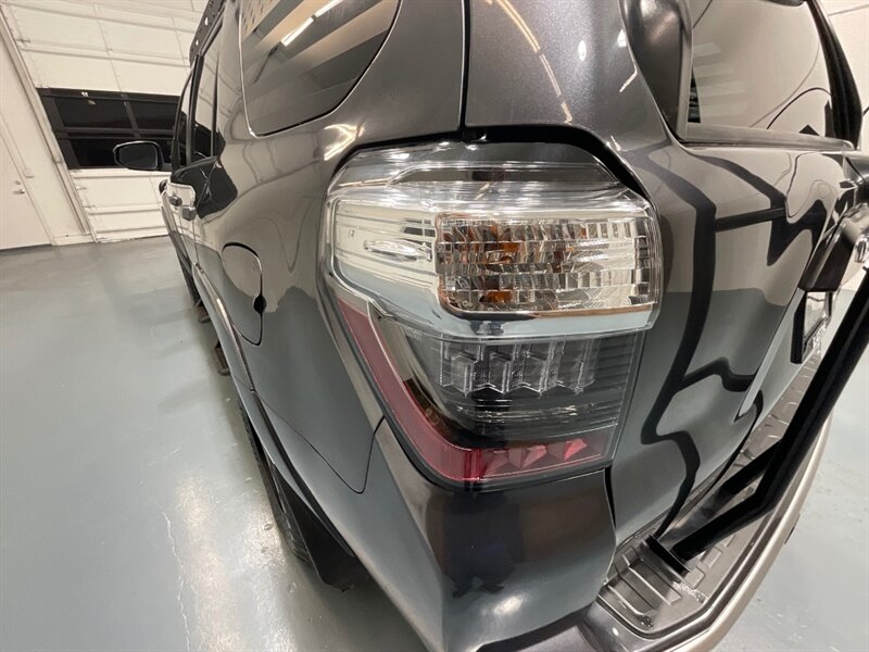 2015 Toyota 4Runner Trail 4X4 / CUSTOM BUILT / 1-OWNER LOCAL SUV / ZERO RUST / CRAWL CONTROL - Photo 26 - Gladstone, OR 97027