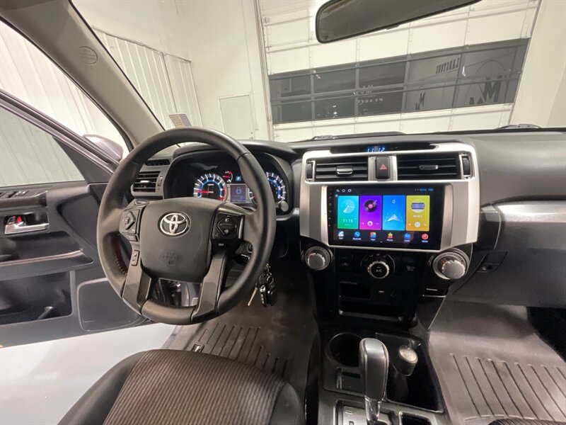 2015 Toyota 4Runner Trail 4X4 / CUSTOM BUILT / 1-OWNER LOCAL SUV / ZERO RUST / CRAWL CONTROL - Photo 38 - Gladstone, OR 97027