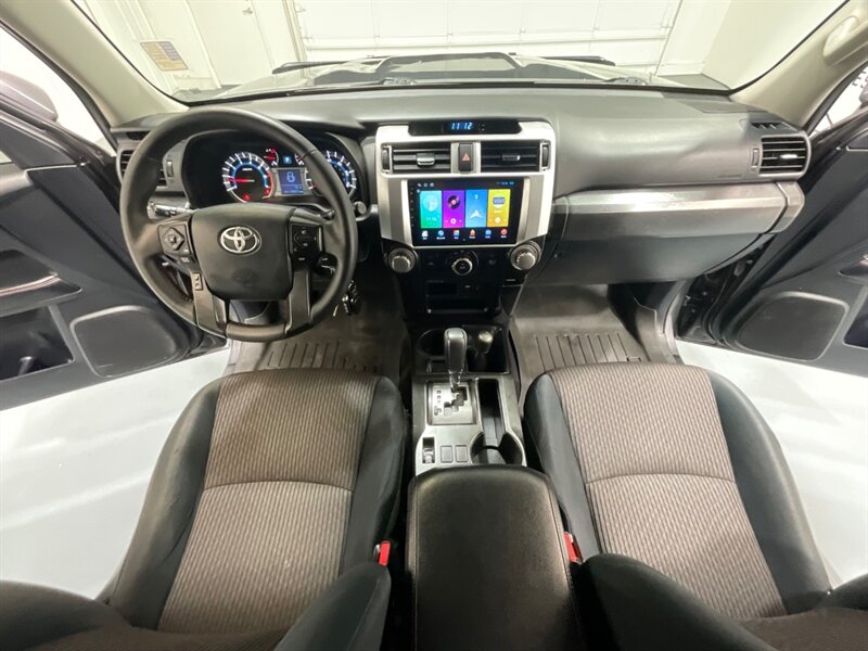 2015 Toyota 4Runner Trail 4X4 / CUSTOM BUILT / 1-OWNER LOCAL SUV / ZERO RUST / CRAWL CONTROL - Photo 18 - Gladstone, OR 97027