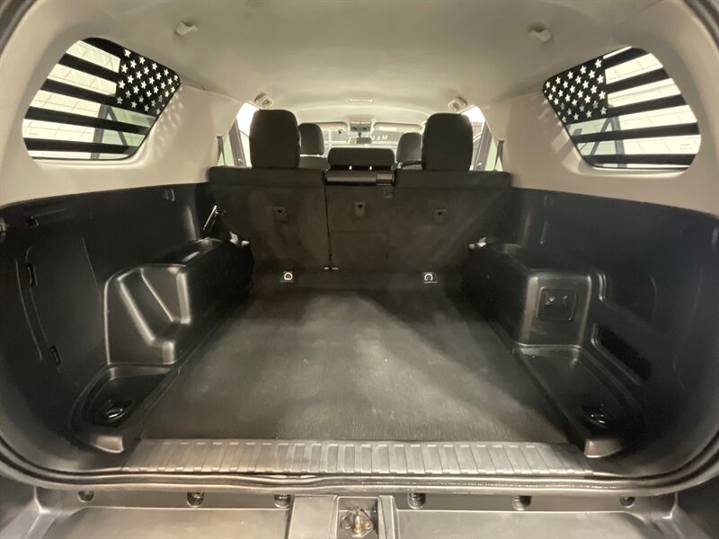 2015 Toyota 4Runner Trail 4X4 / CUSTOM BUILT / 1-OWNER LOCAL SUV / ZERO RUST / CRAWL CONTROL - Photo 15 - Gladstone, OR 97027