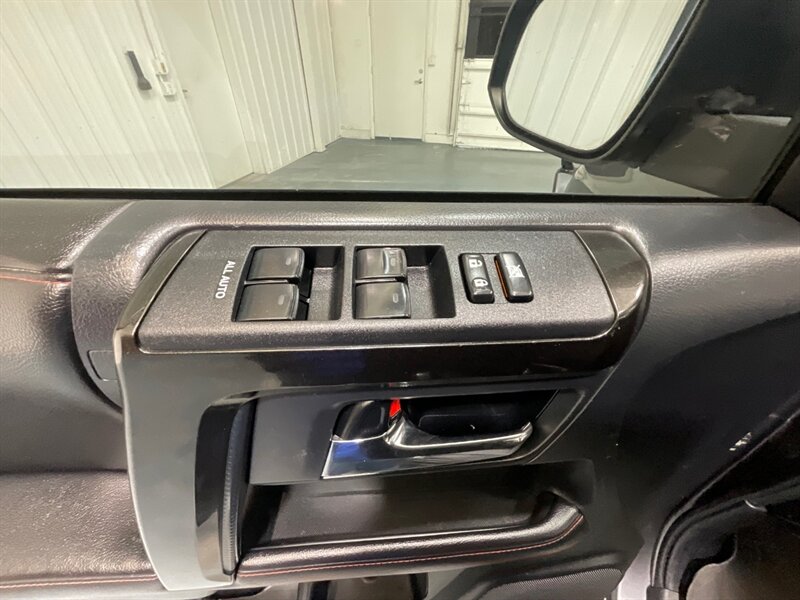 2015 Toyota 4Runner Trail 4X4 / CUSTOM BUILT / 1-OWNER LOCAL SUV / ZERO RUST / CRAWL CONTROL - Photo 31 - Gladstone, OR 97027