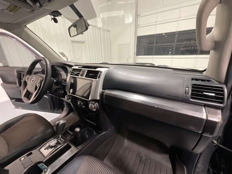 2015 Toyota 4Runner Trail 4X4 / CUSTOM BUILT / 1-OWNER LOCAL SUV / ZERO RUST / CRAWL CONTROL - Photo 34 - Gladstone, OR 97027