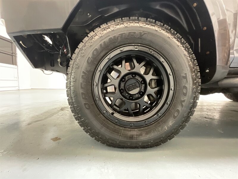 2015 Toyota 4Runner Trail 4X4 / CUSTOM BUILT / 1-OWNER LOCAL SUV / ZERO RUST / CRAWL CONTROL - Photo 44 - Gladstone, OR 97027