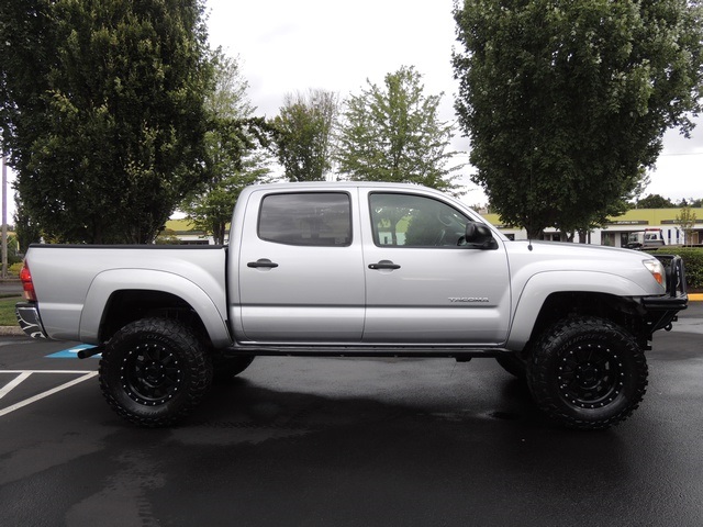 2007 Toyota Tacoma SR5 V6 / Crew Cab / 4X4 / LIFTED LIFTED