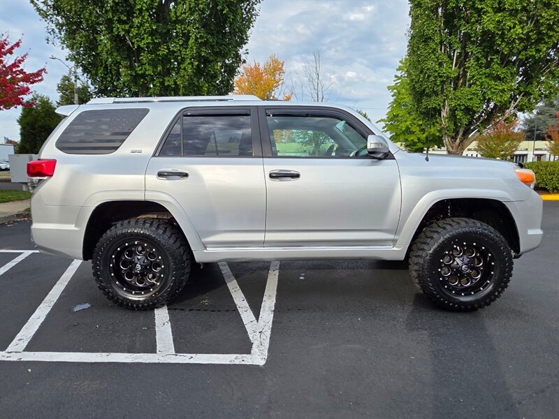 2010 Toyota 4Runner SR5 4X4 / V6 4.0L / SUNROOF / HEATED LEATHER / PARK SENSORS / NEW TIRES / NEW LIFT / FUEL WHEELS / SERVICE RECORDS - Photo 4 - Portland, OR 97217