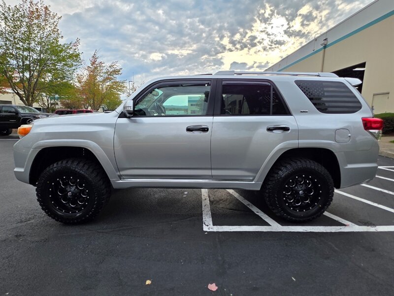 2010 Toyota 4Runner SR5 4X4 / V6 4.0L / SUNROOF / HEATED LEATHER / PARK SENSORS / NEW TIRES / NEW LIFT / FUEL WHEELS / SERVICE RECORDS - Photo 3 - Portland, OR 97217