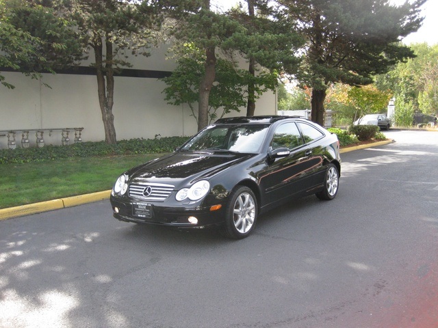 2003 Mercedes-Benz C320/ Sport Coupe/ Leather/Auto/Panoramic Sunroof   - Photo 44 - Portland, OR 97217