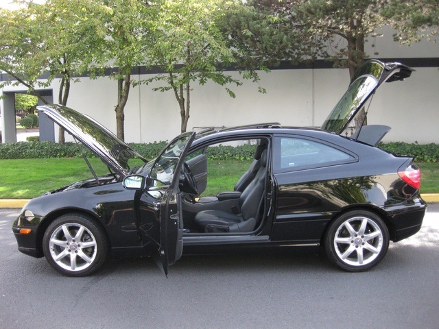 2003 Mercedes-Benz C320/ Sport Coupe/ Leather/Auto/Panoramic Sunroof   - Photo 9 - Portland, OR 97217