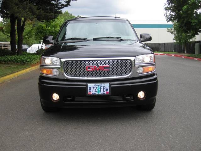 2005 GMC Yukon XL Denali Denali   - Photo 2 - Portland, OR 97217