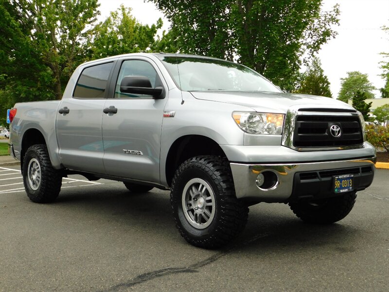 Toyota tundra crew max