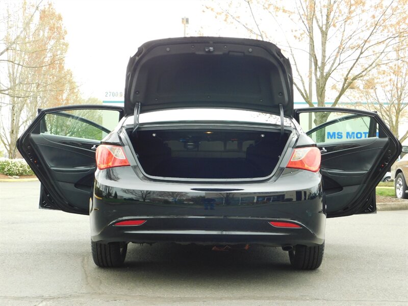 2013 Hyundai Sonata Limited w/ Navigation/Panoramic Sunroof /LOW MILES   - Photo 28 - Portland, OR 97217