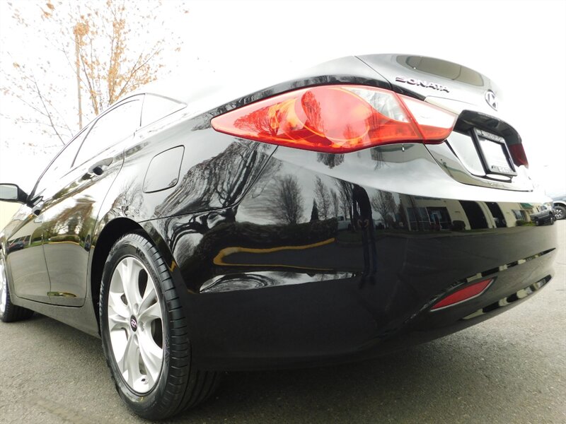 2013 Hyundai Sonata Limited w/ Navigation/Panoramic Sunroof /LOW MILES   - Photo 10 - Portland, OR 97217