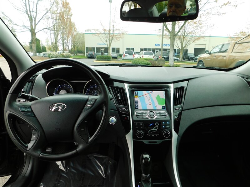 2013 Hyundai Sonata Limited w/ Navigation/Panoramic Sunroof /LOW MILES   - Photo 17 - Portland, OR 97217