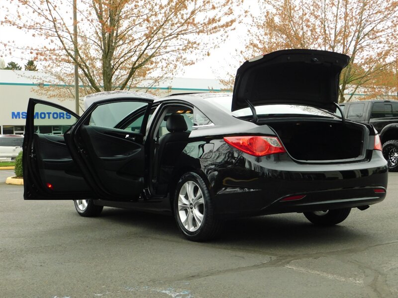 2013 Hyundai Sonata Limited w/ Navigation/Panoramic Sunroof /LOW MILES   - Photo 27 - Portland, OR 97217