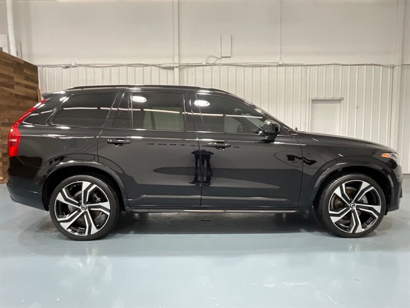 2021 Volvo XC90 T6 R-Design AWD / 3RD ROW SEAT / 1-OWNER  /Bowers and Wilkins Premium Sound/ Graphical Head-Up Display / 360 Surround View Camera - Photo 4 - Gladstone, OR 97027