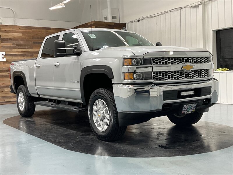 2019 Chevrolet Silverado 2500 LT Crew Cab 4X4 / 6.0L V8 GAS / ONLY 40,000 MILES  / Leather Heated Seats - Photo 57 - Gladstone, OR 97027