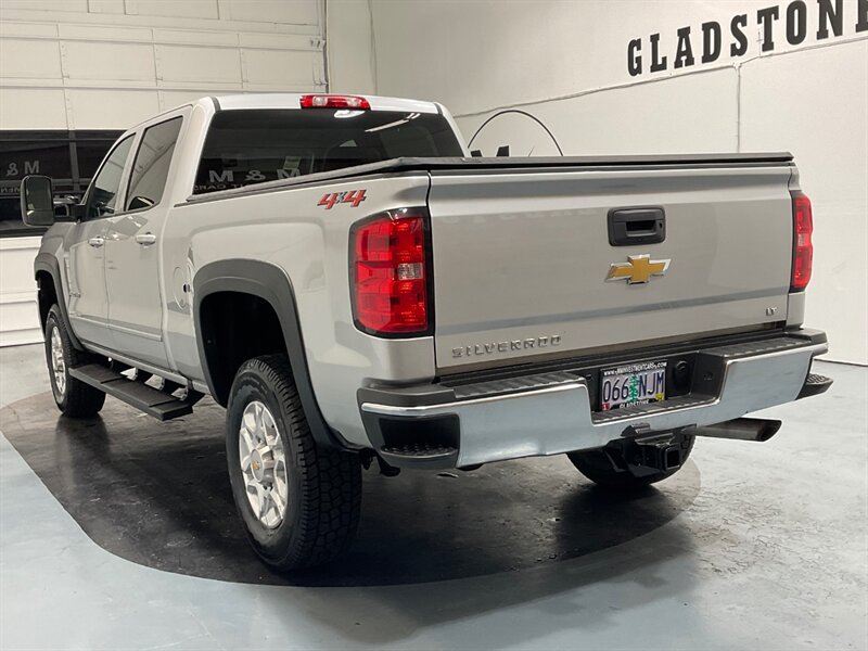 2019 Chevrolet Silverado 2500 LT Crew Cab 4X4 / 6.0L V8 GAS / ONLY 40,000 MILES  / Leather Heated Seats - Photo 8 - Gladstone, OR 97027