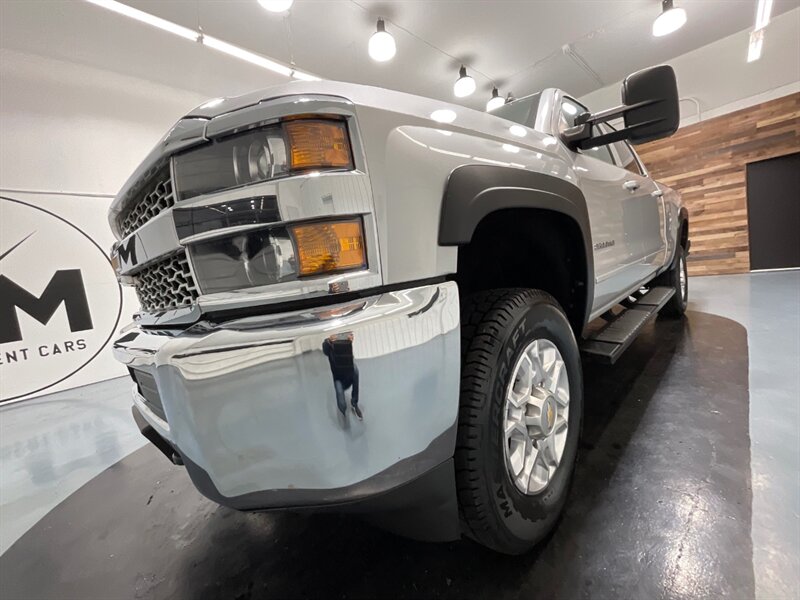 2019 Chevrolet Silverado 2500 LT Crew Cab 4X4 / 6.0L V8 GAS / ONLY 40,000 MILES  / Leather Heated Seats - Photo 50 - Gladstone, OR 97027