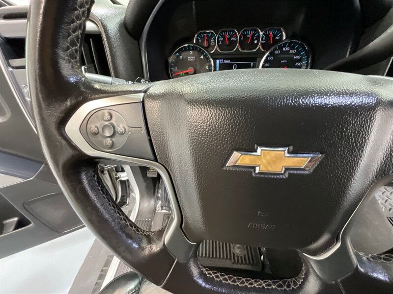 2019 Chevrolet Silverado 2500 LT Crew Cab 4X4 / 6.0L V8 GAS / ONLY 40,000 MILES  / Leather Heated Seats - Photo 44 - Gladstone, OR 97027