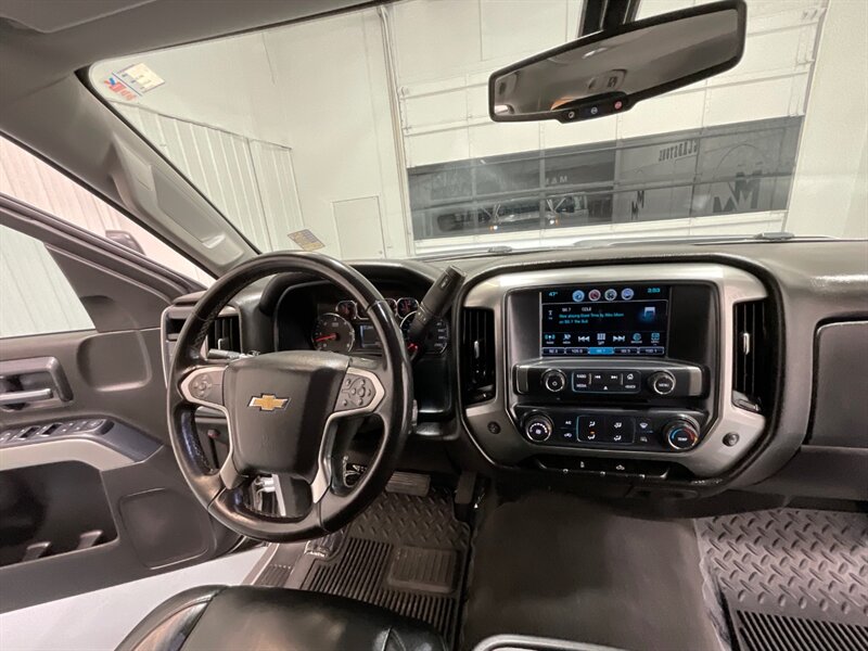 2019 Chevrolet Silverado 2500 LT Crew Cab 4X4 / 6.0L V8 GAS / ONLY 40,000 MILES  / Leather Heated Seats - Photo 43 - Gladstone, OR 97027