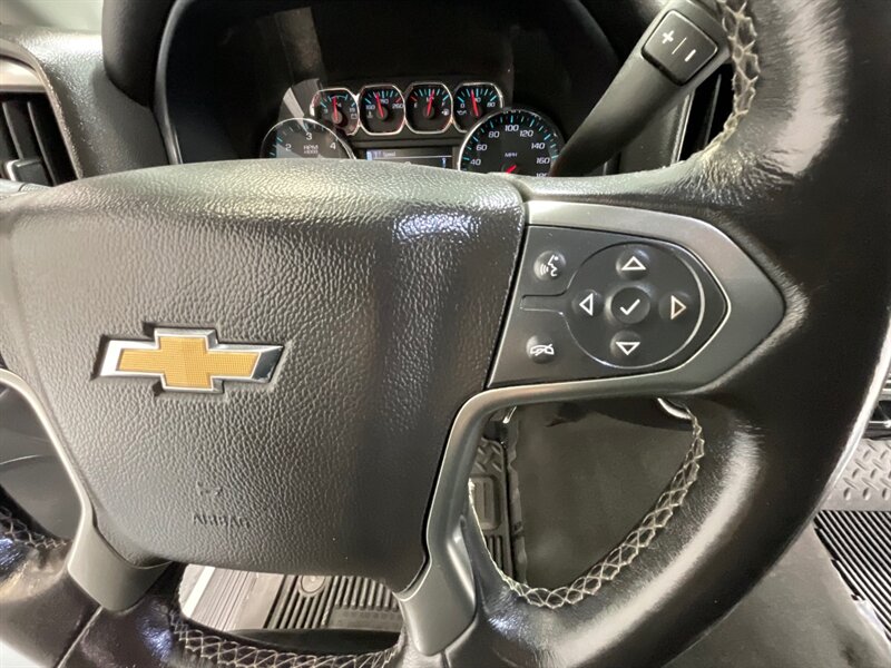 2019 Chevrolet Silverado 2500 LT Crew Cab 4X4 / 6.0L V8 GAS / ONLY 40,000 MILES  / Leather Heated Seats - Photo 45 - Gladstone, OR 97027