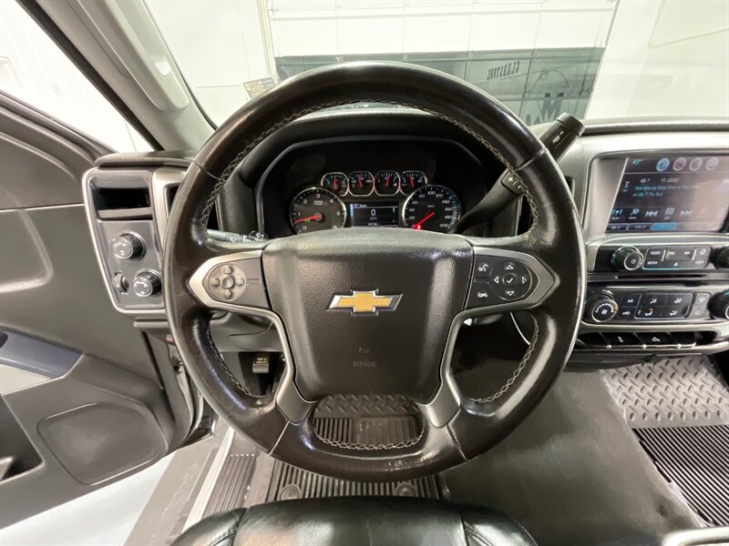 2019 Chevrolet Silverado 2500 LT Crew Cab 4X4 / 6.0L V8 GAS / ONLY 40,000 MILES  / Leather Heated Seats - Photo 19 - Gladstone, OR 97027