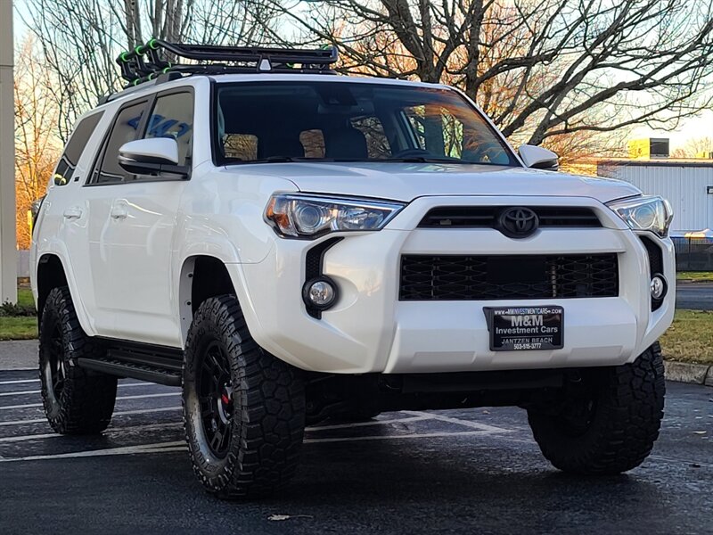 2020 Toyota 4Runner SR5 Premium  / NEW TRD WHEELS / NEW TIRES / SUN ROOF / FACTORY WARRANTY - Photo 2 - Portland, OR 97217