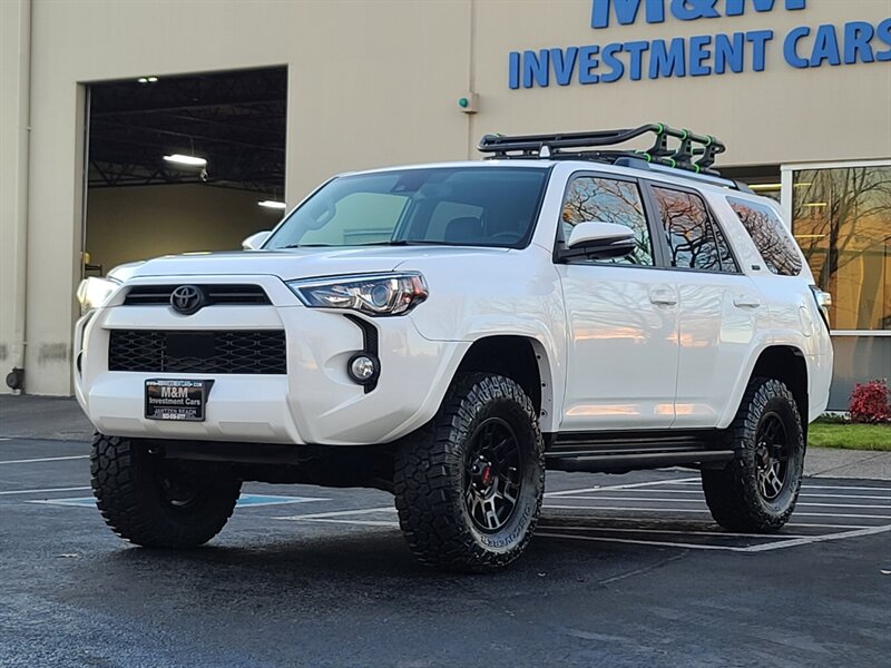 2020 Toyota 4Runner SR5 Premium  / NEW TRD WHEELS / NEW TIRES / SUN ROOF / FACTORY WARRANTY - Photo 1 - Portland, OR 97217