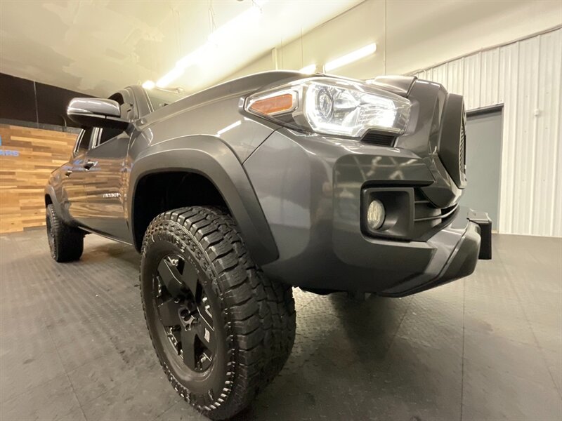 2017 Toyota Tacoma TRD Off-Road 4X4 / V6 / LONG BED / Tech Pkg/LIFTED  Navigation & Backup Camera / LIFTED w/ 33 " A/T TIRES & 17 " XD WHEELS / LOCAL TRUCK / RUST FREE / LONG BED - Photo 10 - Gladstone, OR 97027