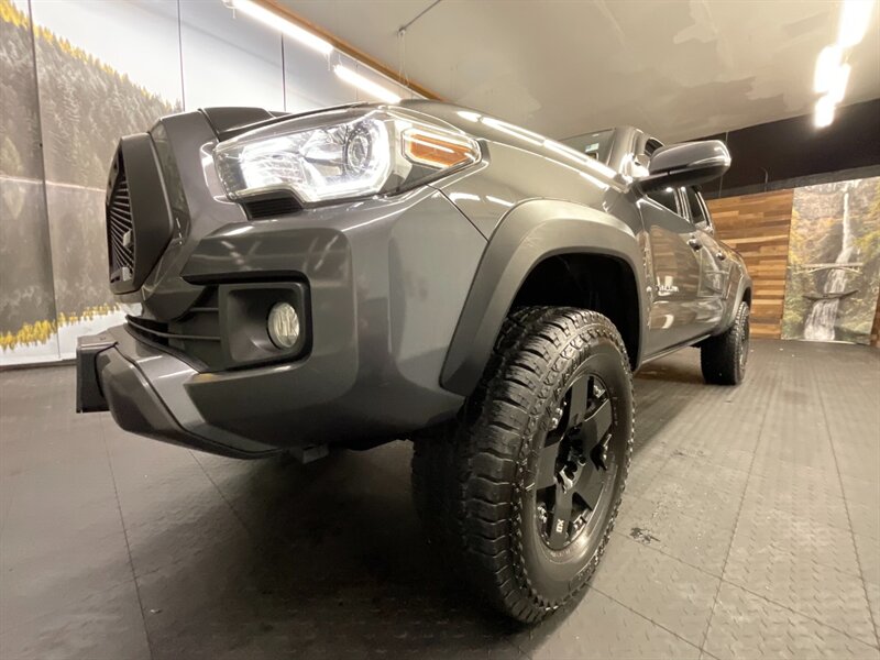 2017 Toyota Tacoma TRD Off-Road 4X4 / V6 / LONG BED / Tech Pkg/LIFTED  Navigation & Backup Camera / LIFTED w/ 33 " A/T TIRES & 17 " XD WHEELS / LOCAL TRUCK / RUST FREE / LONG BED - Photo 9 - Gladstone, OR 97027