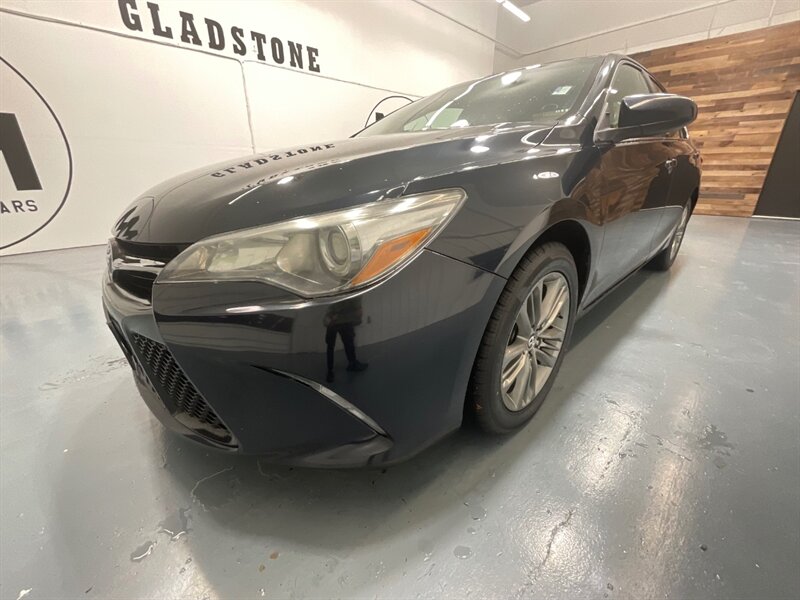 2015 Toyota Camry SE Sedan / 2.5L 4Cyl  / Backup Camera / 110K MILES   - Photo 32 - Gladstone, OR 97027