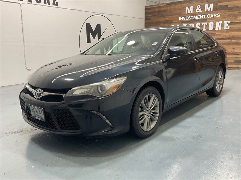 2015 Toyota Camry SE Sedan / 2.5L 4Cyl  / Backup Camera / 110K MILES   - Photo 1 - Gladstone, OR 97027