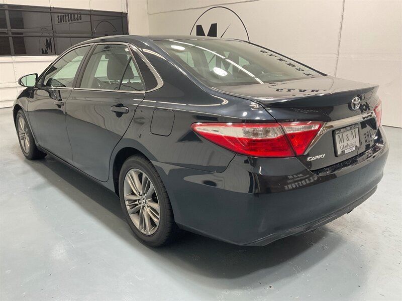 2015 Toyota Camry SE Sedan / 2.5L 4Cyl  / Backup Camera / 110K MILES   - Photo 7 - Gladstone, OR 97027