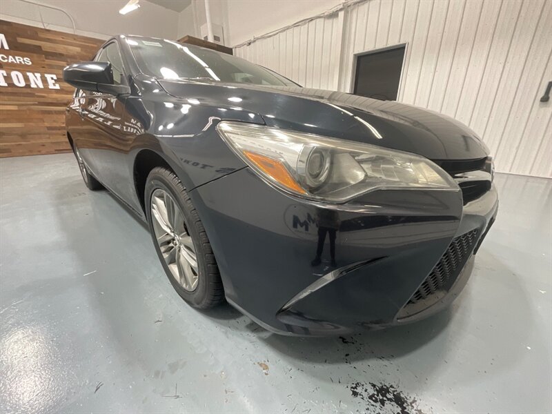 2015 Toyota Camry SE Sedan / 2.5L 4Cyl  / Backup Camera / 110K MILES   - Photo 33 - Gladstone, OR 97027