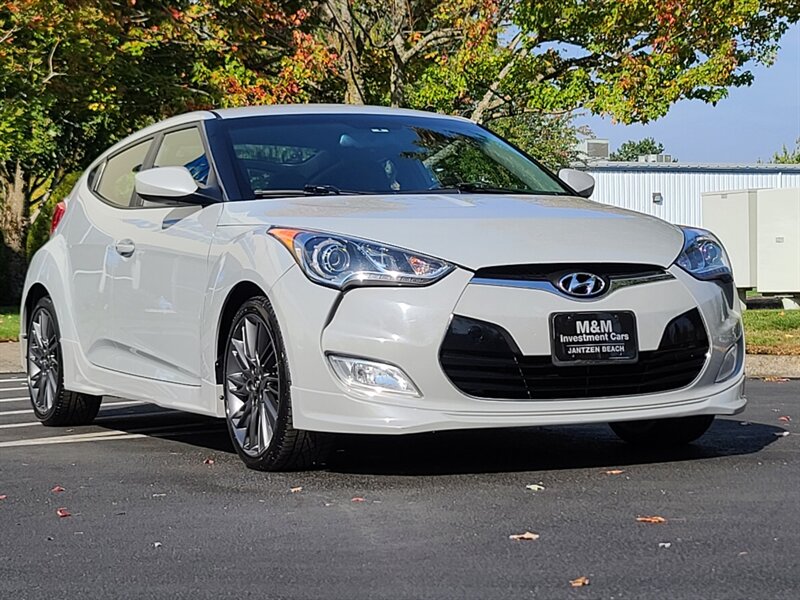 2013 Hyundai Veloster RE MIX Coupe / 4-Cyl 1.6L / Dual Clutch / Sport  / Paddle Shifters / 2-Owner / Rare Color - Photo 2 - Portland, OR 97217