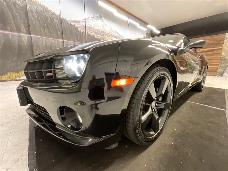 2011 Chevrolet Camaro SS Convertible 2SS/ 6.2L V8 / 6-SPEED/ 32,000 MILE  / Leather & Heated Seats / - Photo 33 - Gladstone, OR 97027