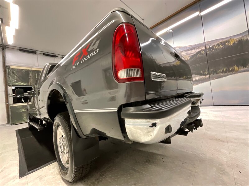 2006 Ford F-350 Lariat Crew Cab 4X4 / 6.0L DIESEL / FX4 / 1-OWNER  / FX4 OFF RD PKG / Leather & Heated Seats / Sunroof / 1-OWNER LOCAL TRUCK / RUST FREE / LONG BED - Photo 10 - Gladstone, OR 97027