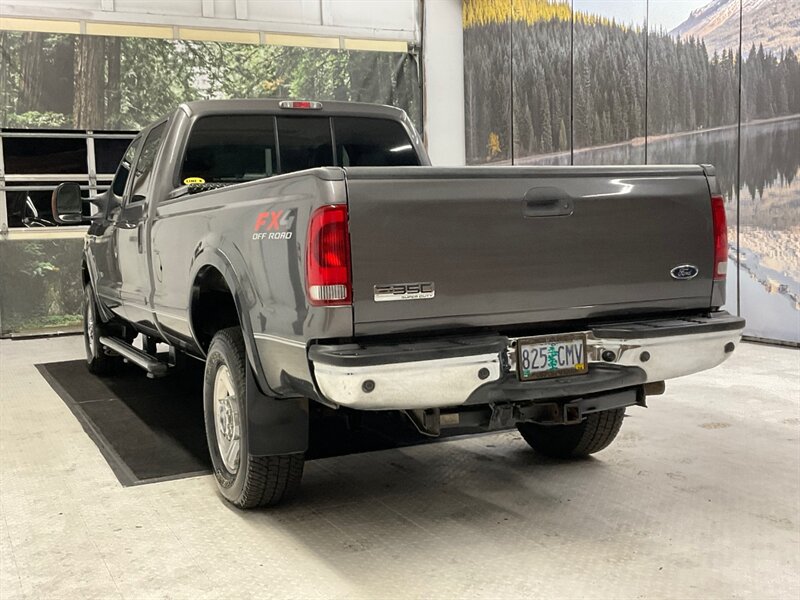 2006 Ford F-350 Lariat Crew Cab 4X4 / 6.0L DIESEL / FX4 / 1-OWNER  / FX4 OFF RD PKG / Leather & Heated Seats / Sunroof / 1-OWNER LOCAL TRUCK / RUST FREE / LONG BED - Photo 7 - Gladstone, OR 97027