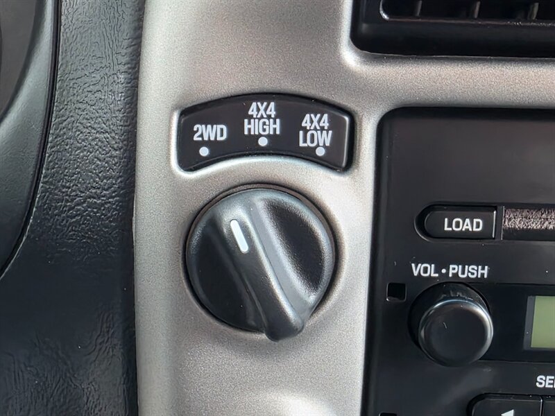 2005 Ford Ranger FX4 Level II 4-Door V6 Leather Canopy Rear Seats / 4.0L / OREGON TRUCK / Excellent Condition - Photo 18 - Portland, OR 97217