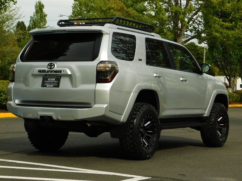 2018 Toyota 4Runner SR5 / 4x4 / 1_Owner / NEW Wheels+Mud Tires / LIFTD   - Photo 7 - Portland, OR 97217