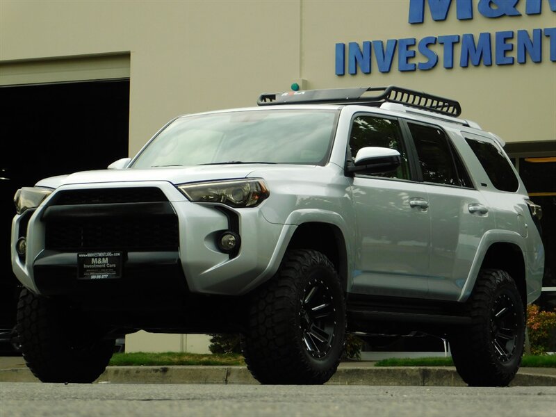 2018 Toyota 4Runner SR5 / 4x4 / 1_Owner / NEW Wheels+Mud Tires / LIFTD   - Photo 47 - Portland, OR 97217