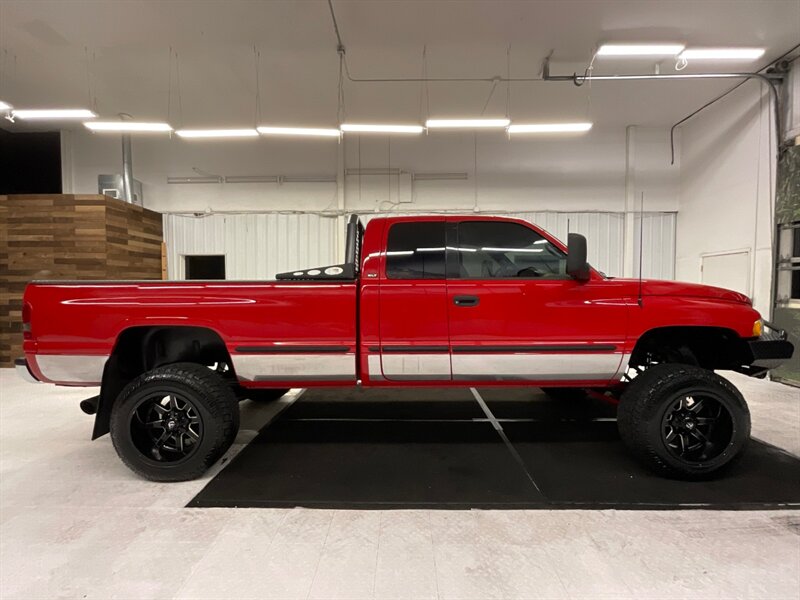 1998 Dodge Ram 2500 Laramie SLT 4X4 / 5.9L DIESEL / 5-SPEED / LIFTED  / LOCAL TRUCK / RUST FREE / LONG BED / LIFTED w. 35 " TIRES / 24-VALVE - Photo 4 - Gladstone, OR 97027