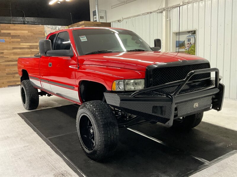 1998 Dodge Ram 2500 Laramie SLT 4X4 / 5.9L DIESEL / 5-SPEED / LIFTED  / LOCAL TRUCK / RUST FREE / LONG BED / LIFTED w. 35 " TIRES / 24-VALVE - Photo 2 - Gladstone, OR 97027