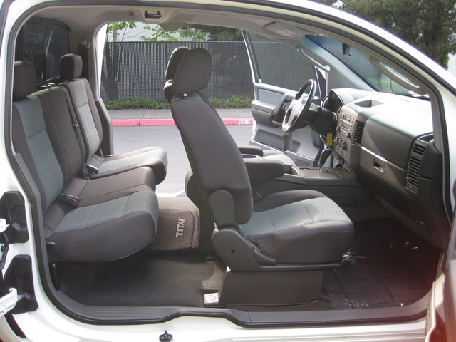 2005 Nissan Titan Se 4x4 King Cab 4 Door V8 White Mint