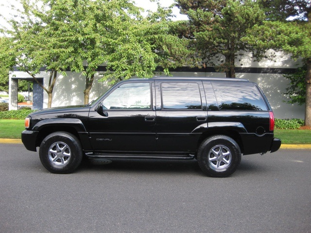 2000 GMC Yukon Denali 4WD   - Photo 3 - Portland, OR 97217