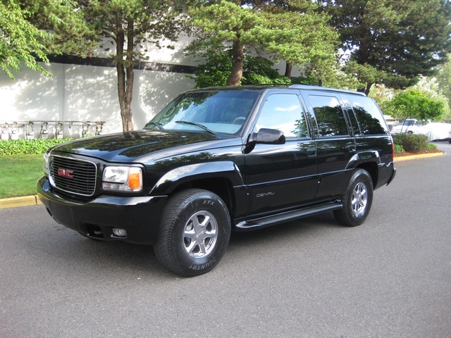 2000 GMC Yukon Denali 4WD   - Photo 1 - Portland, OR 97217