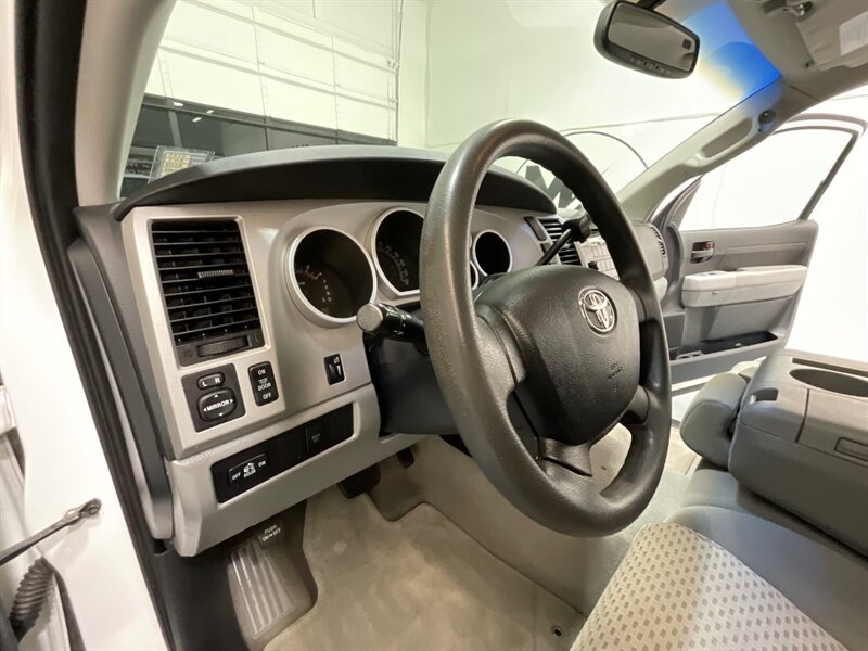 2007 Toyota Tundra SR5 Regular Cab / 4.7L V8 / LONG BED / ZERO RUST / LOCAL OREGON TRUCK / CUSTOM FRONT BUMPER with WINCH - Photo 22 - Gladstone, OR 97027