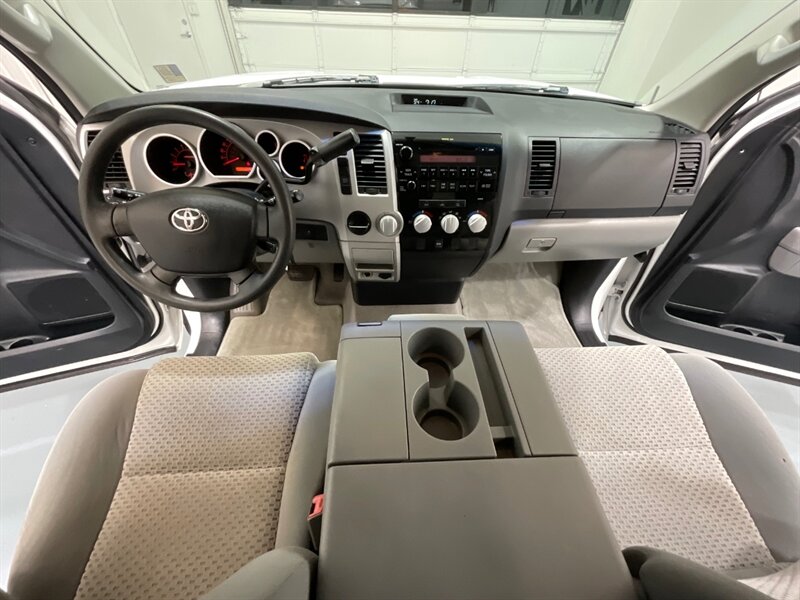 2007 Toyota Tundra SR5 Regular Cab / 4.7L V8 / LONG BED / ZERO RUST / LOCAL OREGON TRUCK / CUSTOM FRONT BUMPER with WINCH - Photo 17 - Gladstone, OR 97027